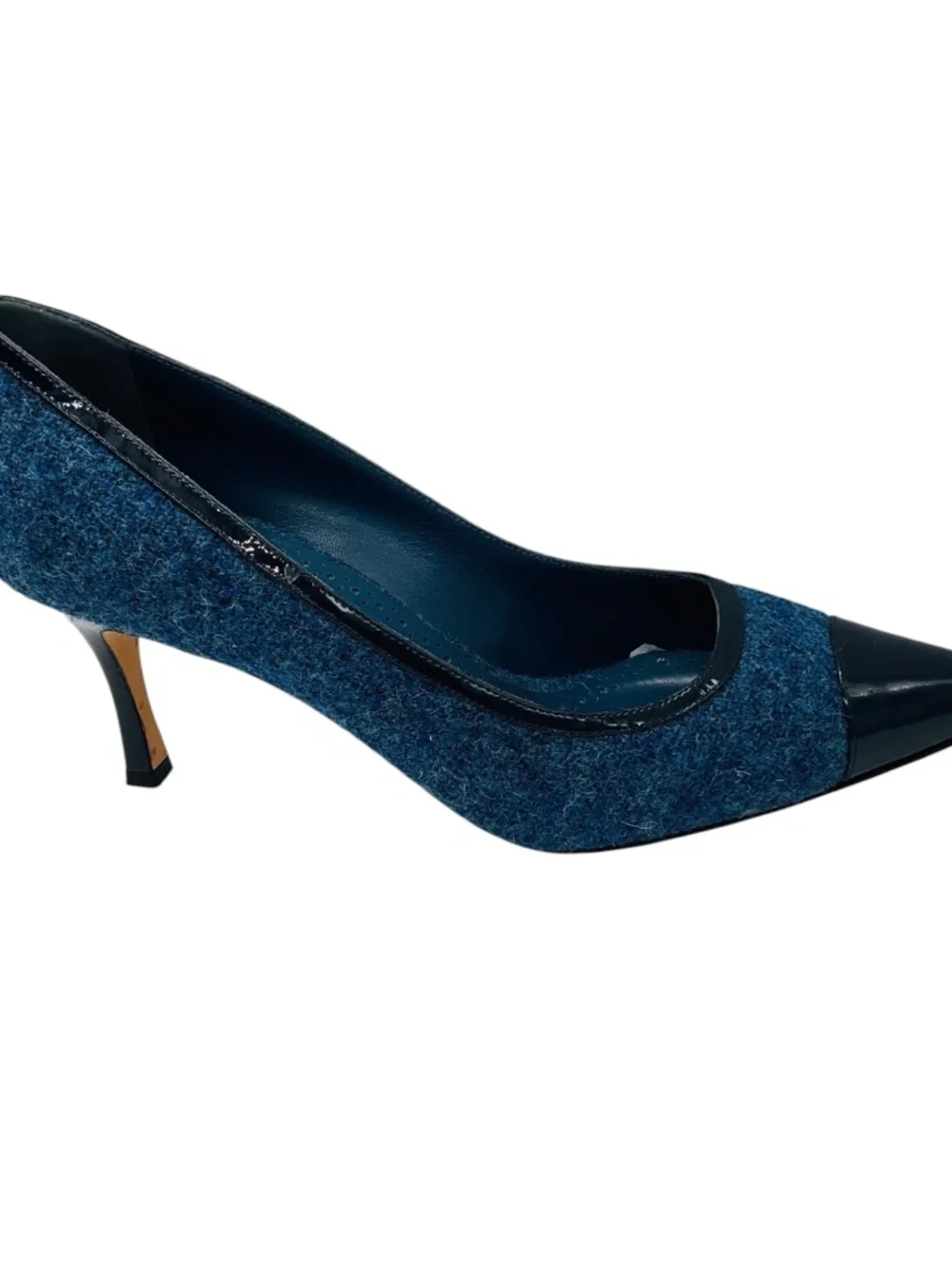MANOLO BLAHNIK BLUE WOOL TWEED PUMPS WITH NAVY PATENT LEATHER POINTED CAP TOE